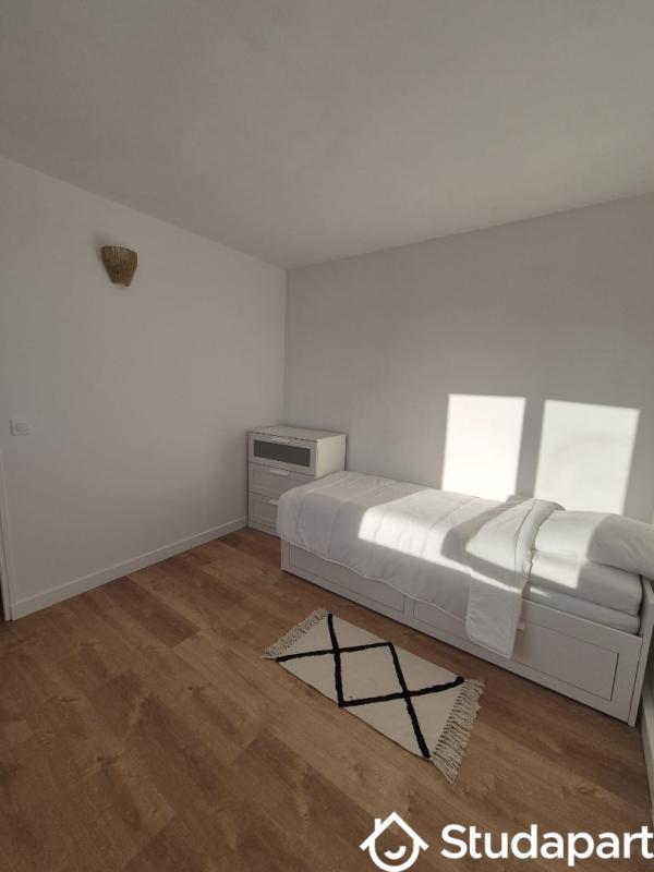 Chambre - 12 m² - 1 pièce