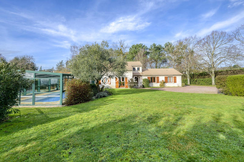 Maison - 168 m² - 6 pièces