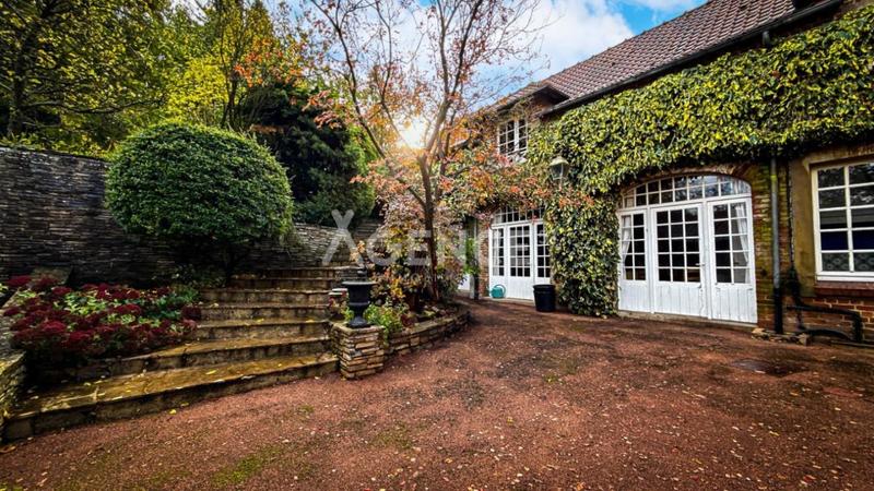 Maison bourgeoise - 352 m² - 9 pièces