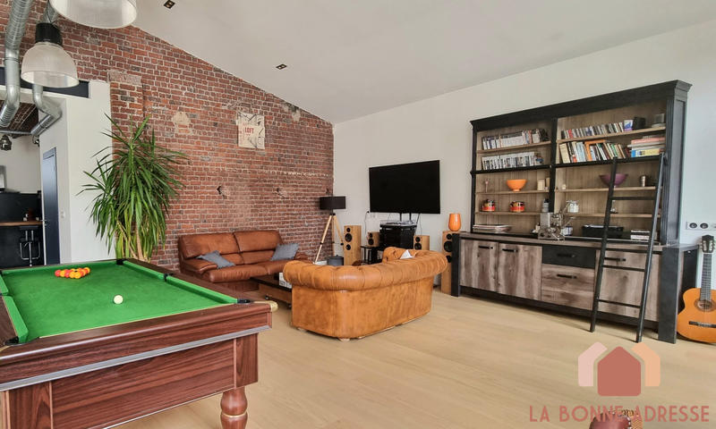 Loft - 205 m² - 5 pièces