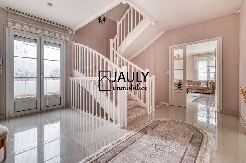 Maison - 340 m² - 10 pièces