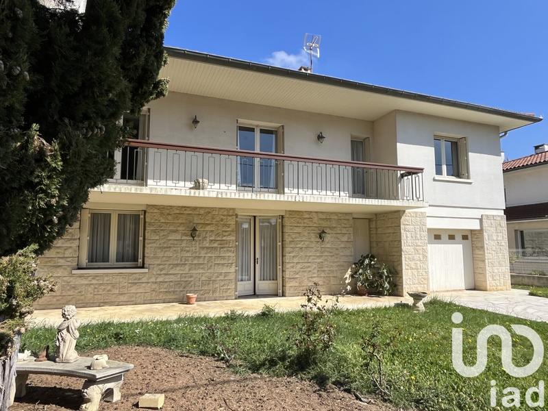 Maison - 205 m² - 6 pièces