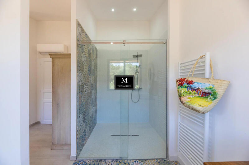 Villa - 316 m² - 9 pièces