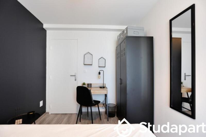 Chambre - 10 m² - 1 pièce