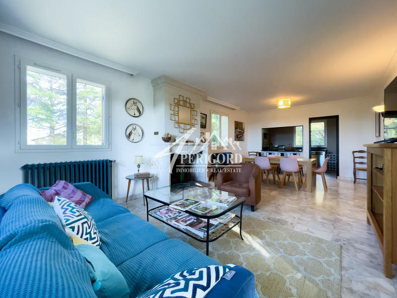 Maison traditionnelle - 190 m² - 9 pièces