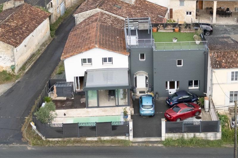 Maison - 187 m² - 9 pièces