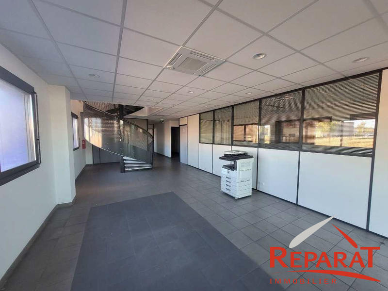 Local commercial - 4 174 m²