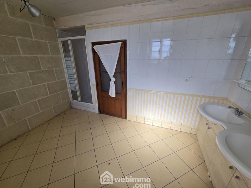 Maison - 331 m² - 10 pièces