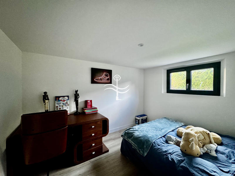 Maison - 208 m² - 9 pièces