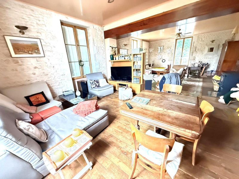 Maison - 200 m² - 7 pièces