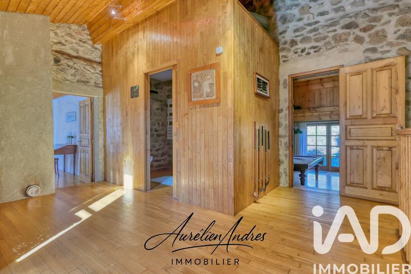 Maison - 214 m² - 6 pièces