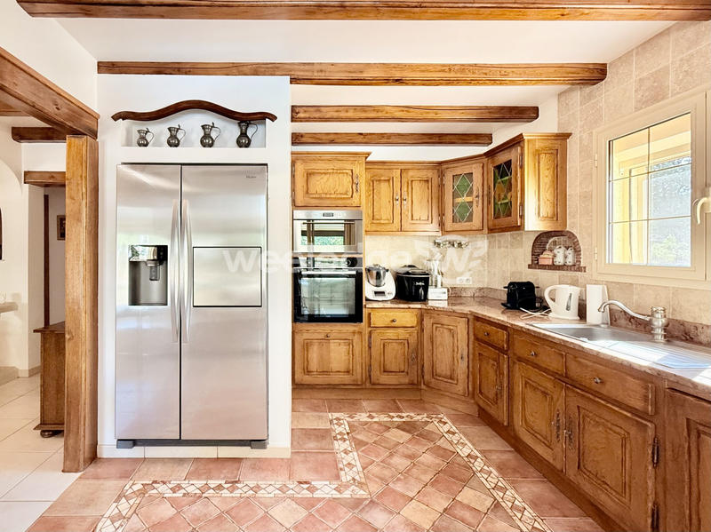 Maison traditionnelle - 225 m² - 9 pièces