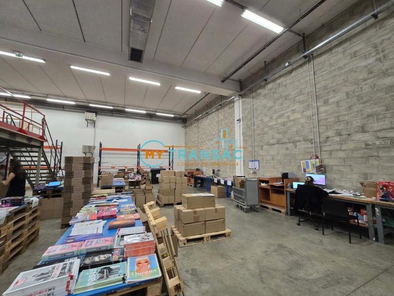 Local d'activités - 2 457 m²