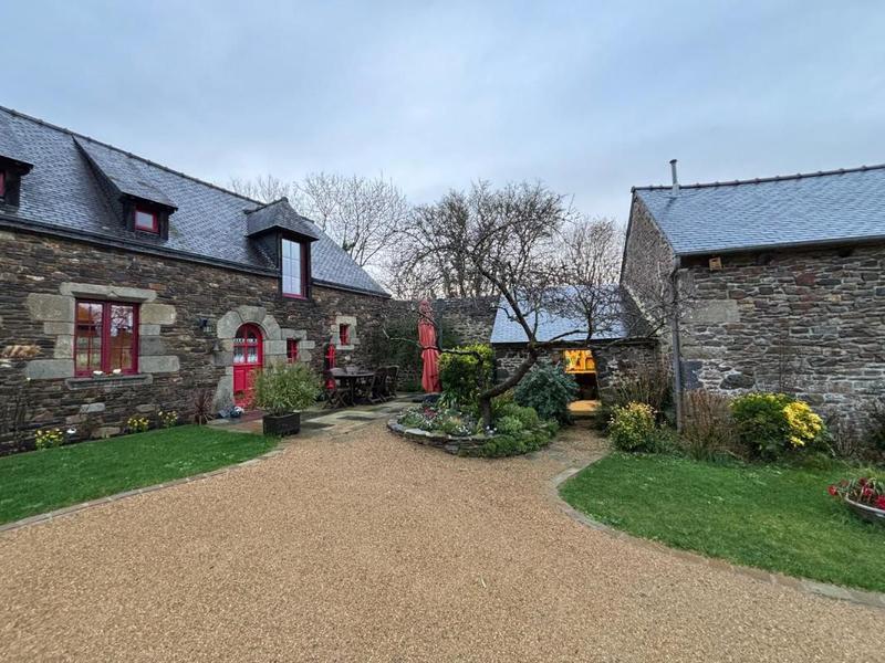 Maison - 190 m² - 5 pièces