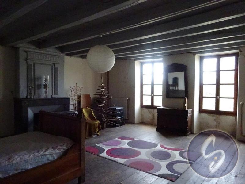 Maison - 327 m² - 9 pièces