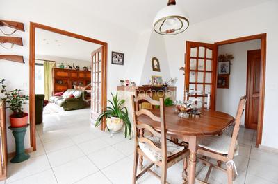 Propriété - 320 m² - 14 pièces