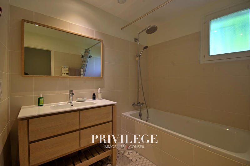 Maison - 161 m² - 7 pièces