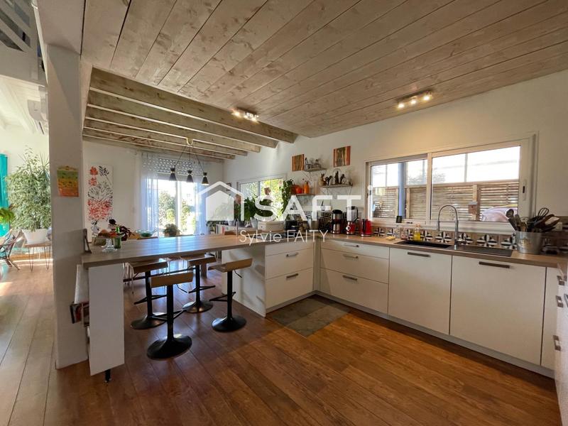 Maison - 185 m² - 6 pièces