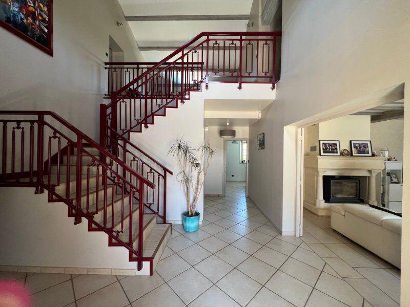 Maison - 470 m² - 12 pièces