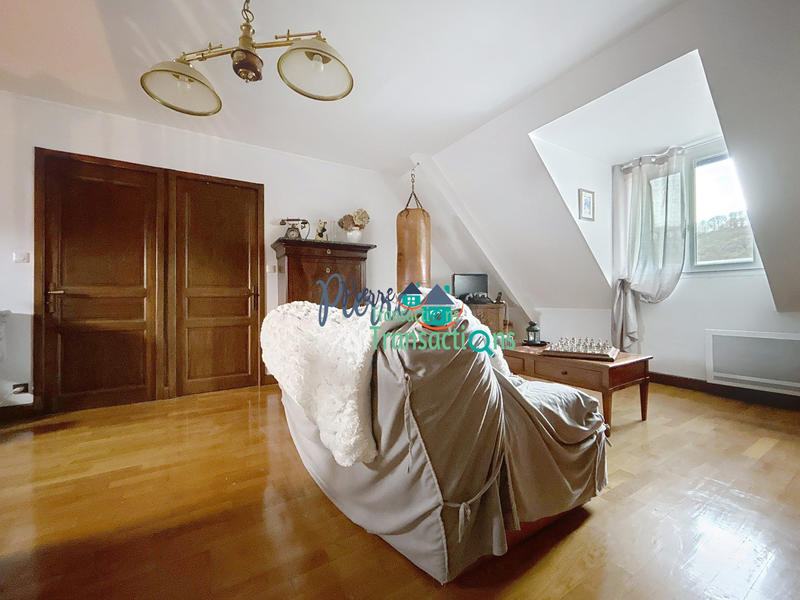 Maison - 236 m² - 7 pièces