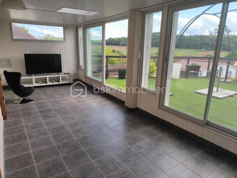 Maison - 240 m² - 10 pièces