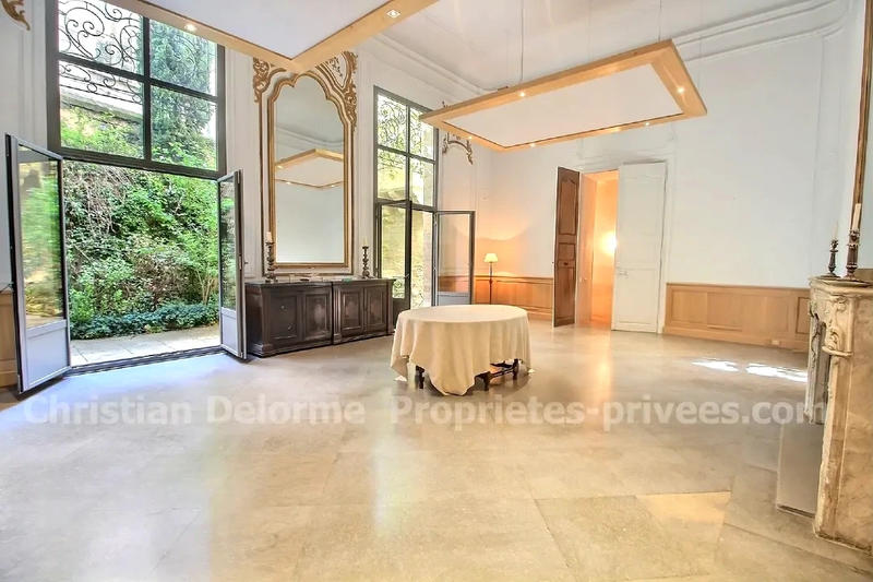 Appartement - 192 m² - 5 pièces