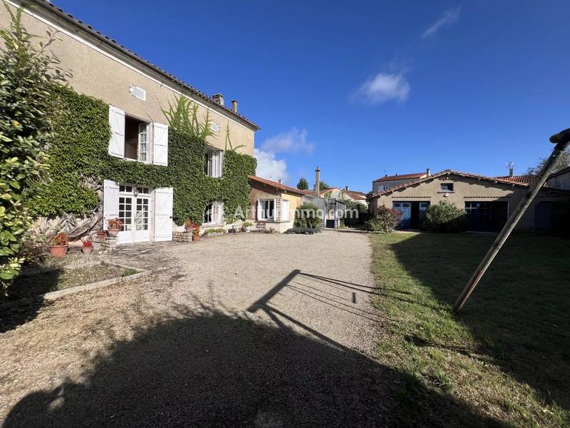 Maison - 259 m² - 7 pièces