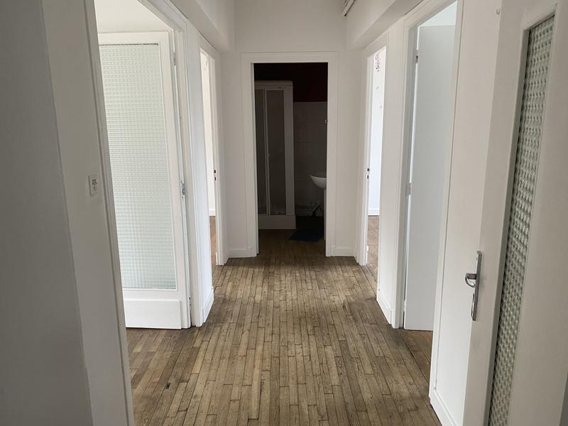 Maison - 240 m² - 9 pièces