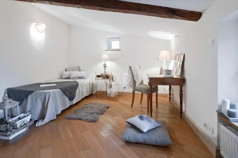 Maison - 236 m² - 10 pièces