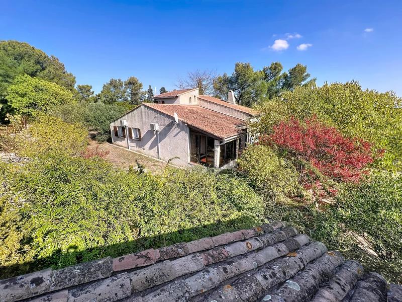 Propriété - 192 m² - 8 pièces