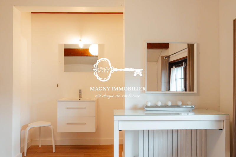 Maison - 220 m² - 7 pièces