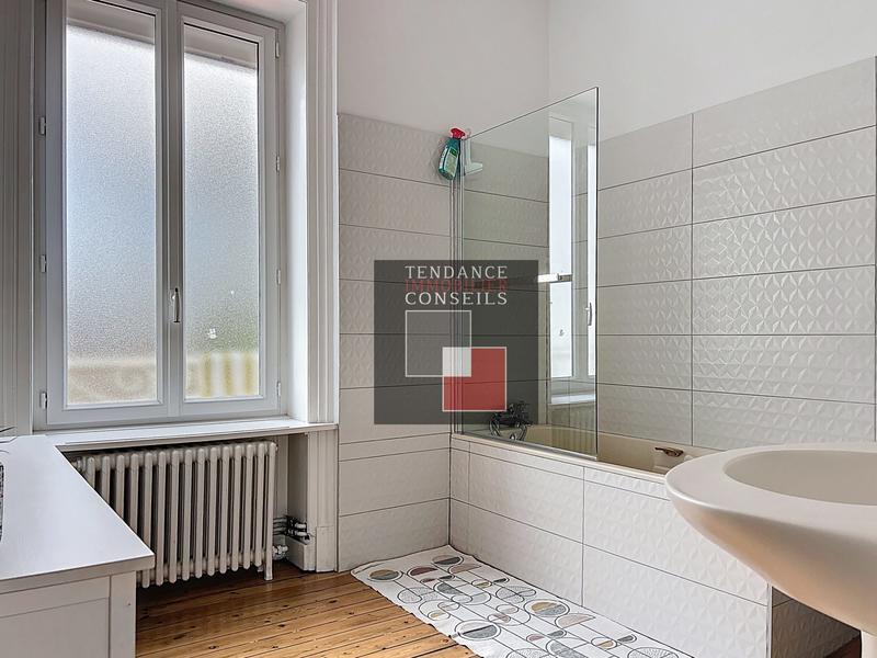 Maison - 300 m² - 13 pièces