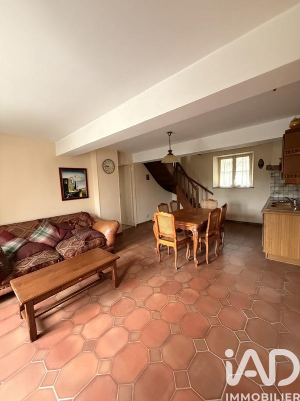 Maison - 230 m² - 7 pièces