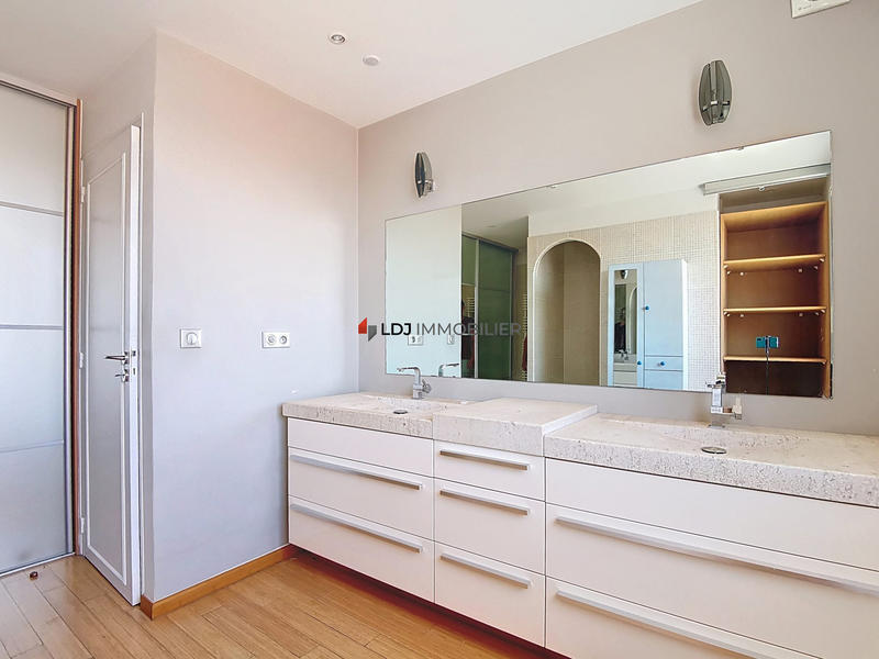 Appartement - 130 m² - 4 pièces