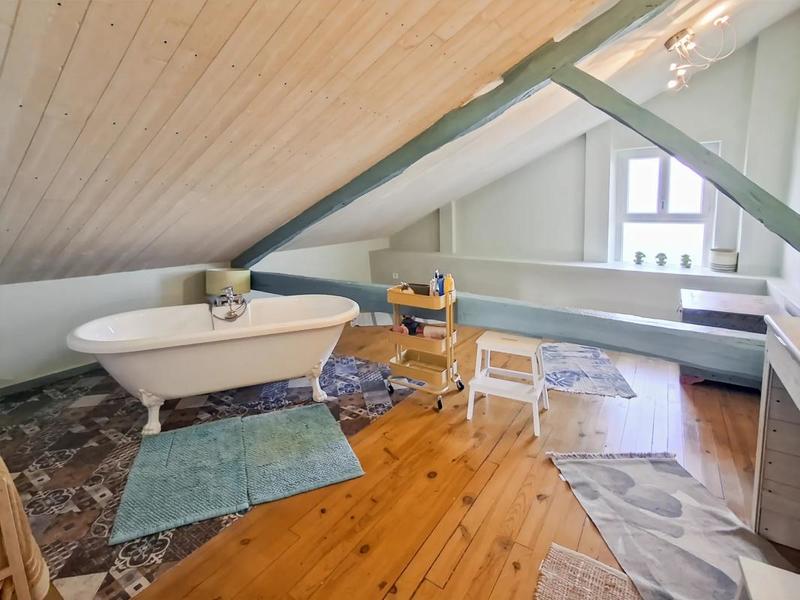 Maison - 295 m² - 6 pièces