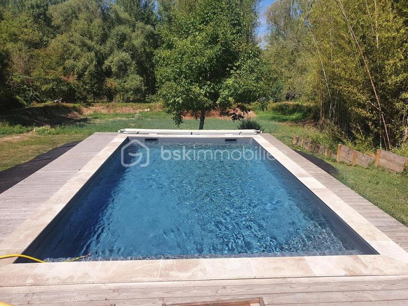 Maison en pierre - 223 m² - 8 pièces