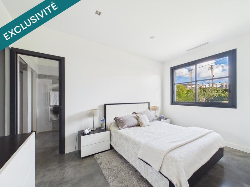 Maison - 270 m² - 10 pièces