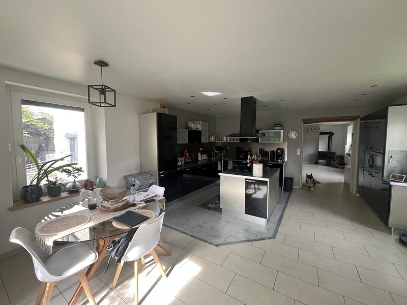 Maison - 249 m² - 6 pièces