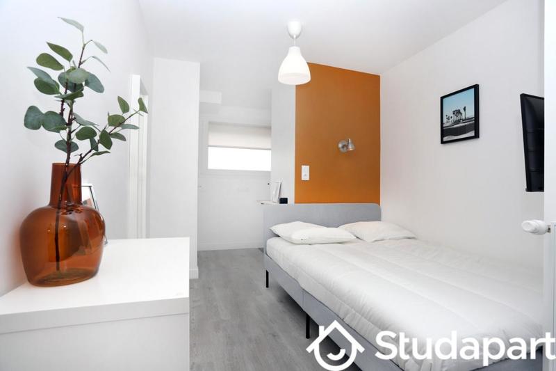 Chambre - 11 m² - 1 pièce