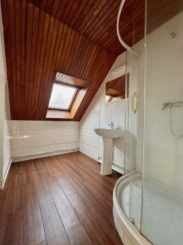 Maison - 220 m² - 10 pièces