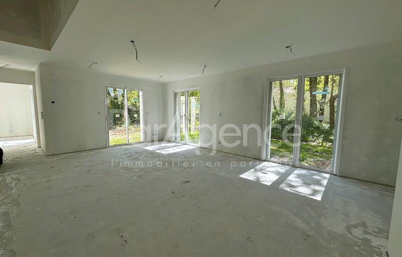 Maison - 93 m² - 4 pièces