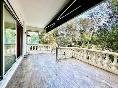 Appartement - 180 m² - 5 pièces