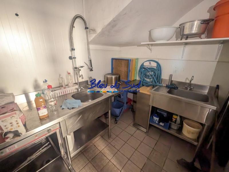 Maison - 222 m² - 3 pièces