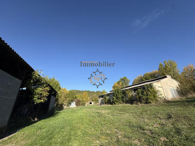 Maison - 510 m² - 3 pièces