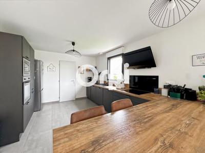 Maison - 110 m² - 4 pièces