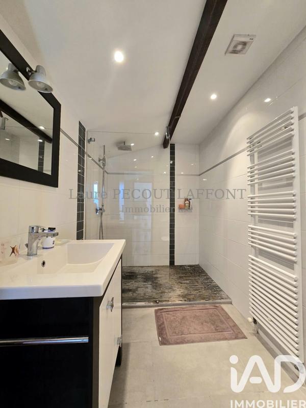 Maison - 214 m² - 7 pièces