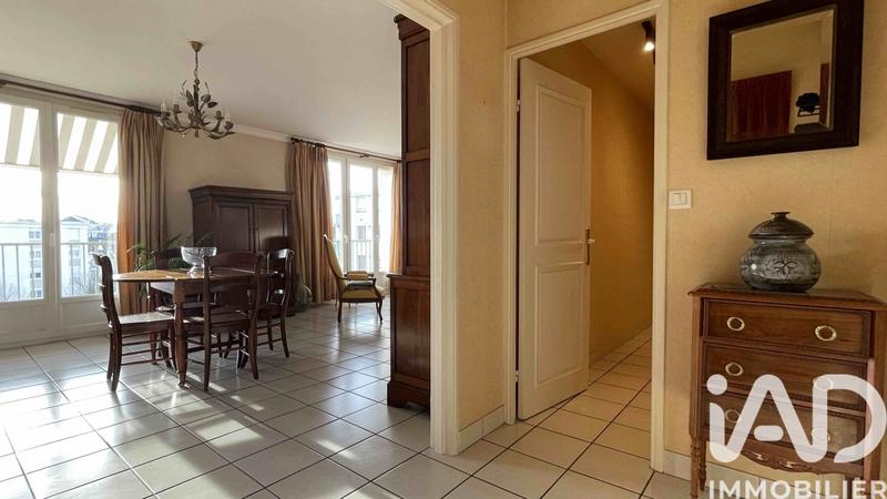Appartement - 90 m² - 5 pièces