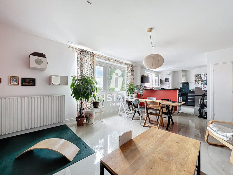 Appartement - 95 m² - 4 pièces