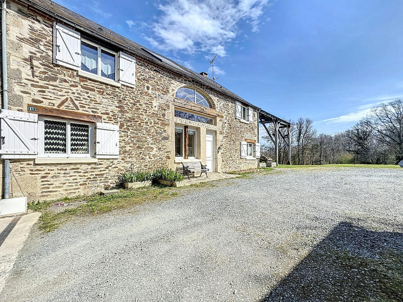 Maison - 210 m² - 7 pièces