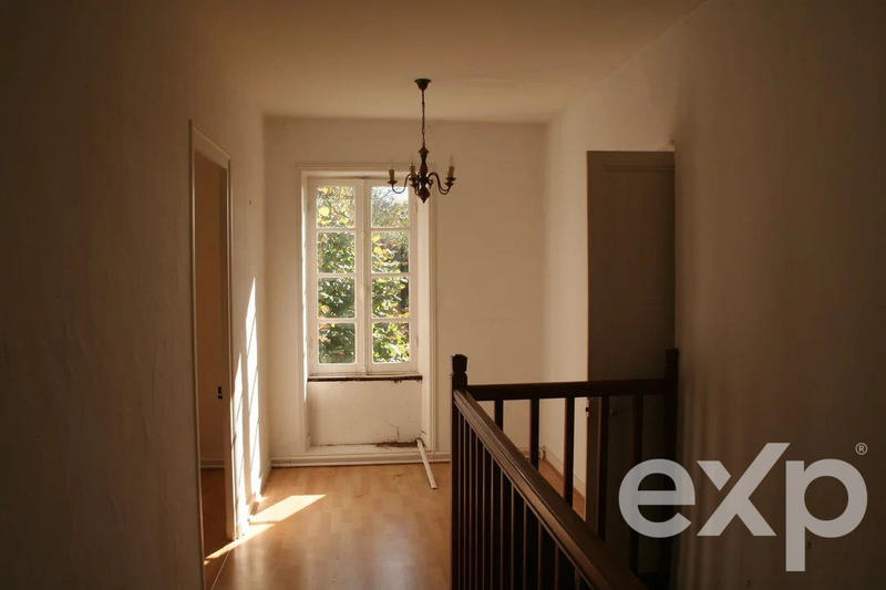 Maison - 180 m² - 8 pièces